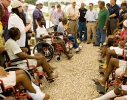 Los Caballeros de Colón en la entrega de sillas de ruedas en Puerto Príncipe?w=200&h=150