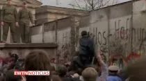 Momento de la caída del Muro de Berlín / Crédito: Captura de Pantalla EWTN. 