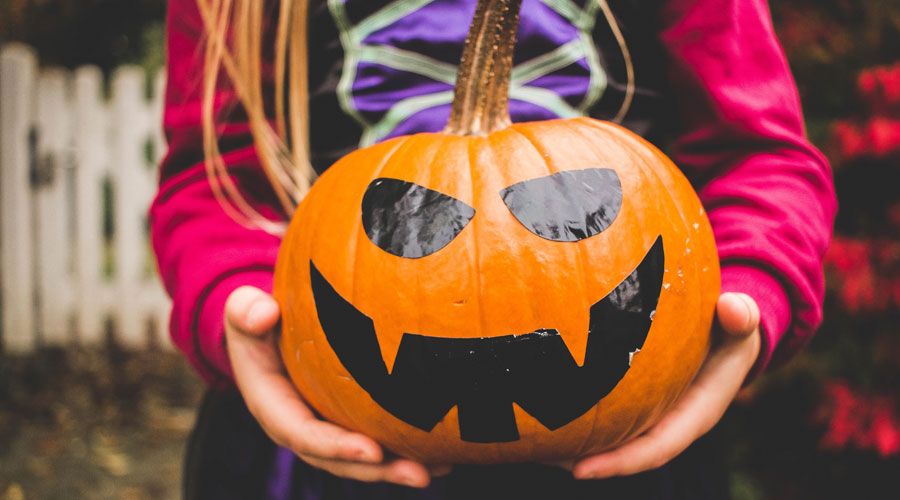 Halloween: Sacerdote exorcista aclara que el problema no está en los  disfraces o dulces