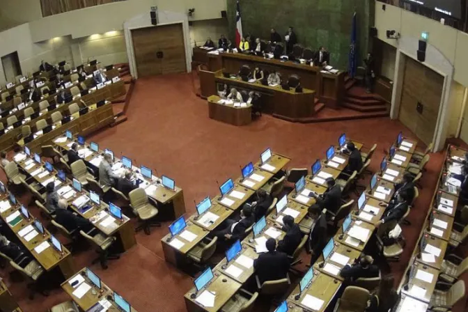 Diputados aprueban proyecto de ley para despenalizar aborto en Chile