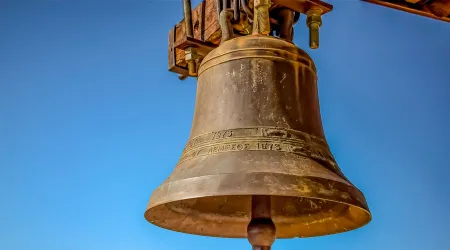 Bajo 4 metros de escombros hallan intactas campanas de Basílica de San Benito
