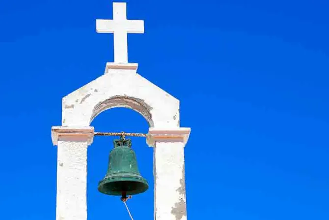 Roban dos campanas de capilla rural en Argentina