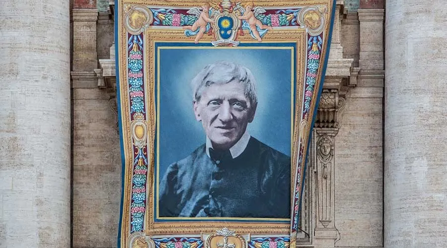 Tapiz del Cardenal Newman en la Basílica de San Pedro. Foto: Daniel Ibáñez / ACI Prensa