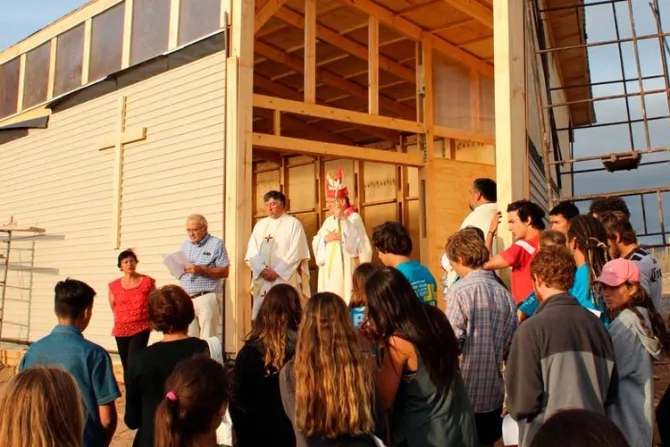 Presentan maqueta para la construcción de 50 capillas más en Chile