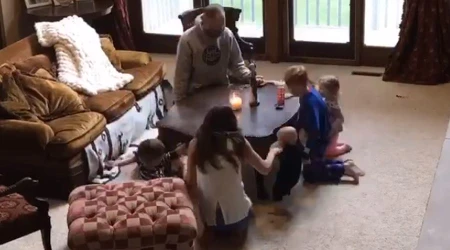 VIRAL: Este video casero demuestra que su00ed se puede rezar el Rosario en familia