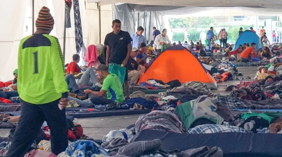 Imagen referencial / Campamento de primera caravana migrante en Ciudad de México, en noviembre de 2018. Crédito: David Ramos / ACI Prensa.