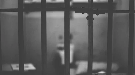 Sentencian a sacerdote a 15 años de prisión por violación