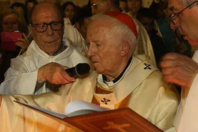 No oculten la luz cristiana ni dejen su fe, pide Cardenal a maestros católicos