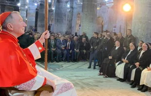 El Cardenal Pietro Parolin en Qaraqosh, Irak. Foto: Vatican Media 