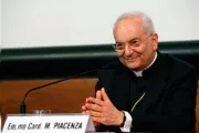 Cardenal Piacenza: Esta es la estrategia del demonio y el "mundo" contra la Iglesia