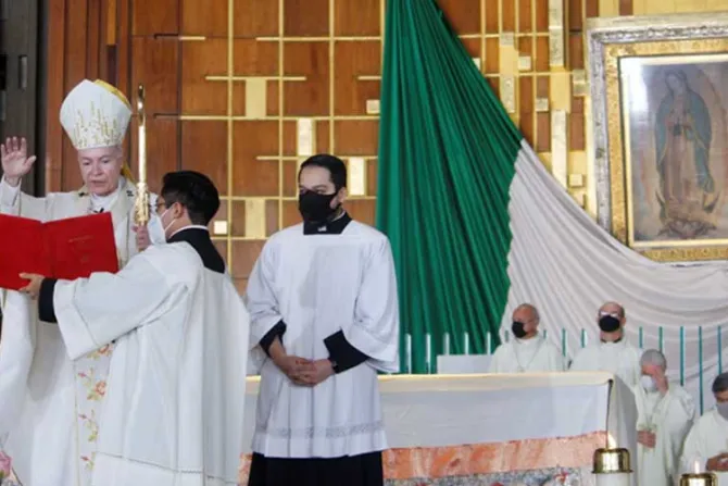 Cardenal celebra la “Misa de las Rosas” a 125 años de coronación de la Virgen de Guadalupe