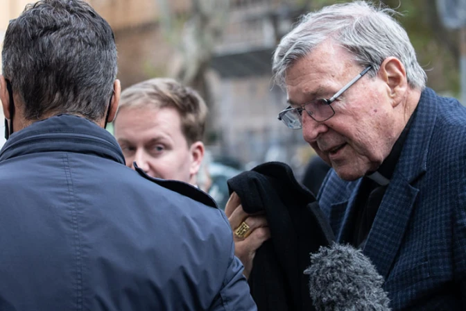 Cardenal Pell regresa a Roma por primera vez desde su absolución