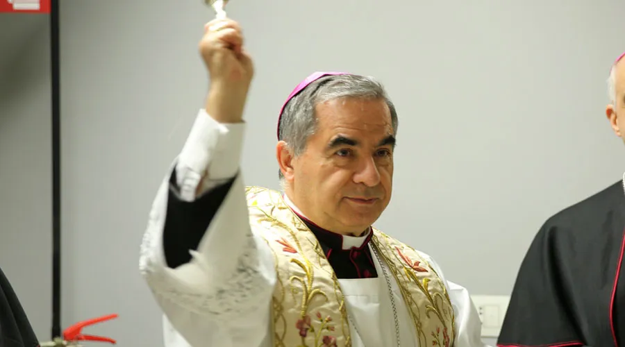 Cardenal Angelo Becciu. Crédito: ACI Prensa