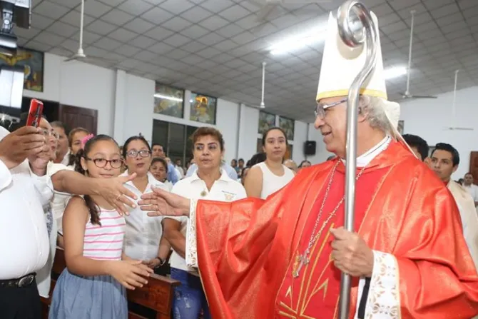 Nicaragua: Obispos se solidarizan con Cardenal tras profanación de Catedral de Managua