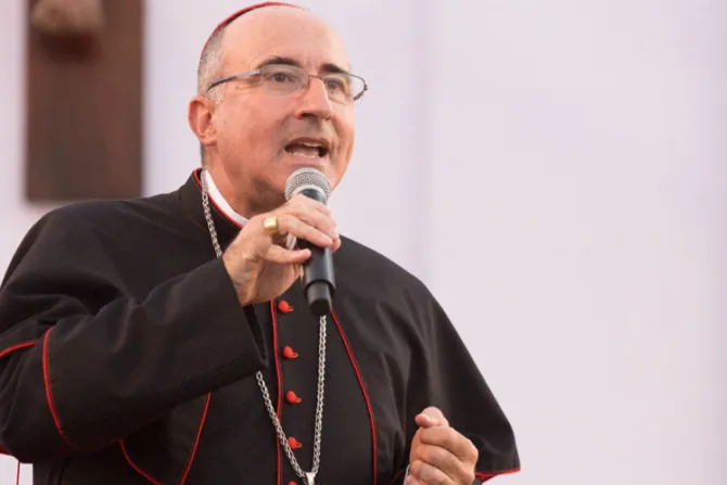 Cardenal alienta a católicos a no acomplejarse frente a discriminaciones