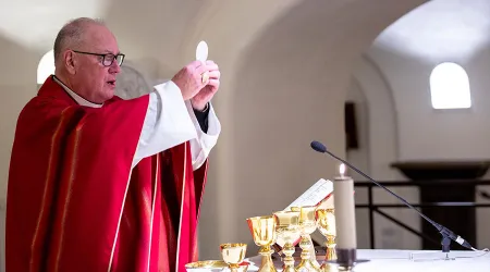 Cardenal llama a católicos retornar a la Misa dominical