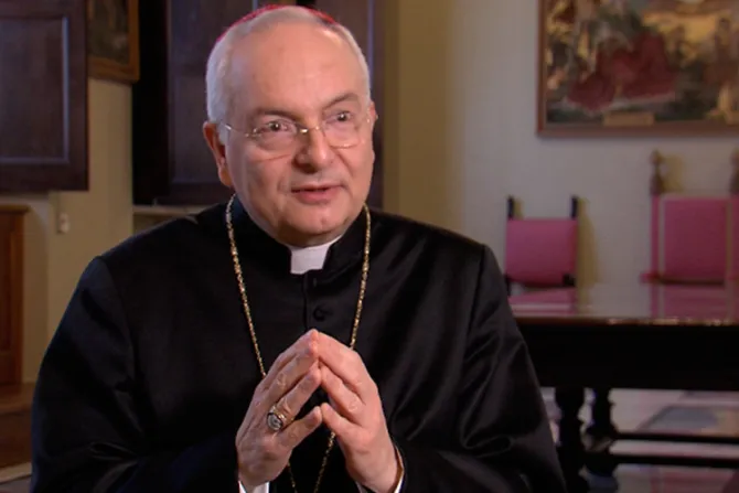Cardenal Piacenza: Poner a las personas ante la verdad es la mayor misericordia