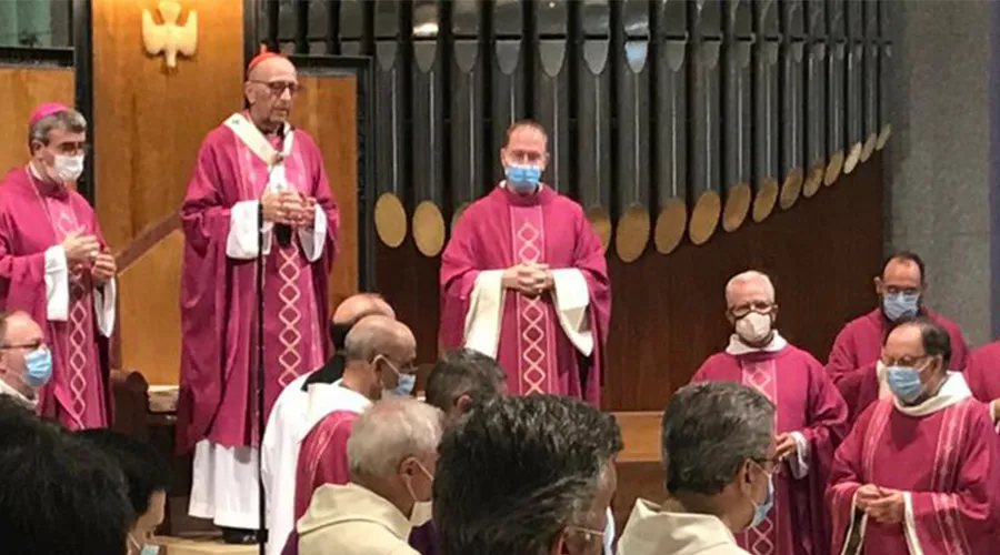 Cardenal Juan José Omella, durante la celebración de la Misa por los fallecidos durante la pandemia. Crédito: Twitter Esglesia BCN?w=200&h=150