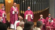 Cardenal Juan José Omella, durante la celebración de la Misa por los fallecidos durante la pandemia. Crédito: Twitter Esglesia BCN