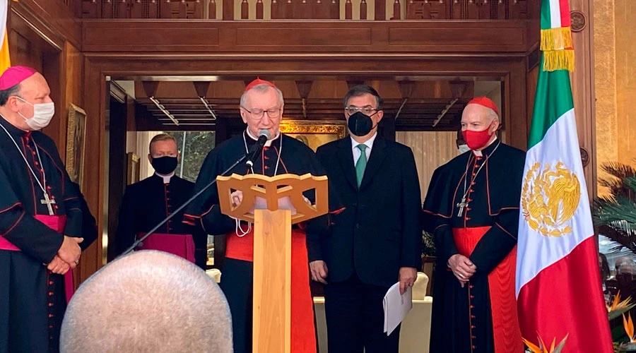 El Cardenal Pietro Parolin con Marcelo Ebrard y otros obispos en la Nunciatura Apostólica en México. Crédito: Ana Paula Morales / ACI Prensa?w=200&h=150