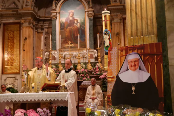 Cardenal Pell: Madre Angélica porta mensaje de aliento para los hijos de hogares rotos