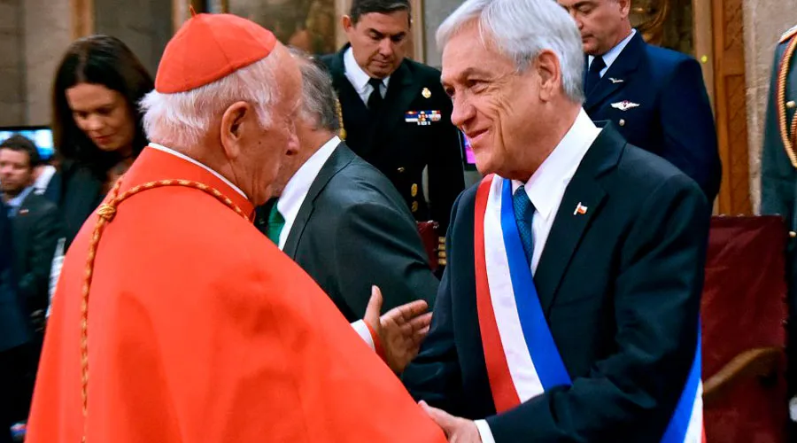 Saludo entre Cardenal Ricardo Ezzati y presidente Sebastián Piñera / Foto: Comunicaciones Arzobispado de Santiago?w=200&h=150