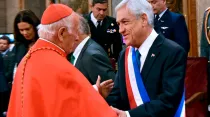 Saludo entre Cardenal Ricardo Ezzati y presidente Sebastián Piñera / Foto: Comunicaciones Arzobispado de Santiago