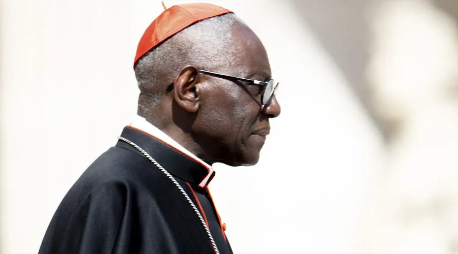 Cardenal Sarah pide rezar por cristianos de Oriente, en especial por los de Irak