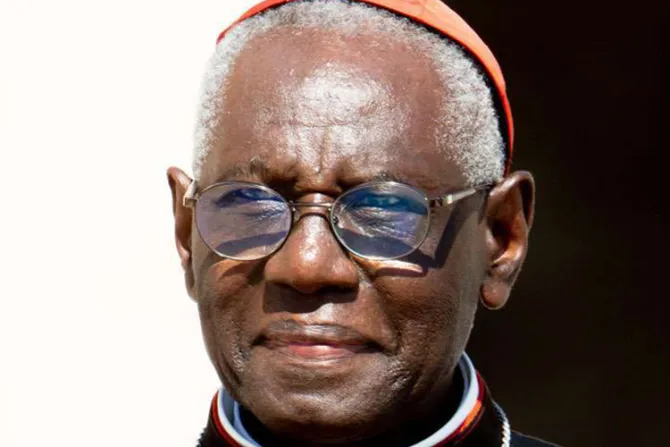 Papa Francisco no aceptó renuncia del Cardenal Sarah