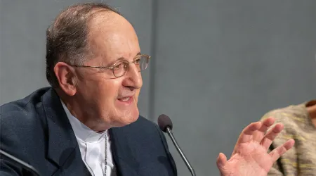 Vaticano descarta la participación de laicos en la reunión con obispos alemanes