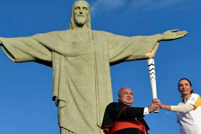 FOTOS: Cardenal bendice antorcha olímpica de Río 2016 a los pies del Cristo Redentor