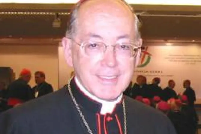 Cardenal Cipriani reafirma rechazo a aborto en Perú