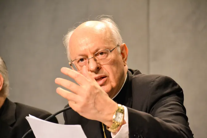 Cardenal Baldisseri: Vaticano promoverá “pastoral de misericordia” para divorciados y parejas del mismo sexo