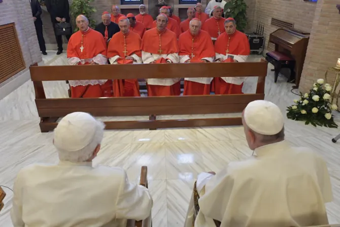 El Papa Francisco y los 14 nuevos cardenales visitan a Benedicto XVI [VIDEO]