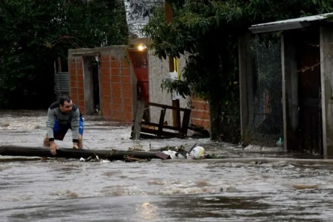 La Iglesia coordina ayuda para los afectados por el temporal en Buenos Aires