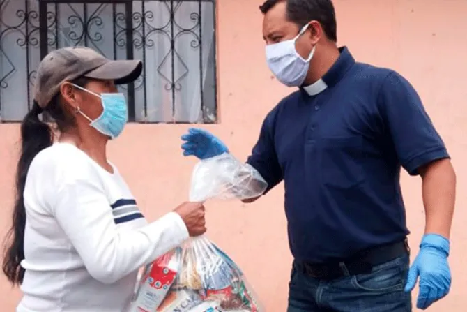 Cáritas Ecuador ayudó a cerca de 300 mil personas el primer mes de emergencia sanitaria