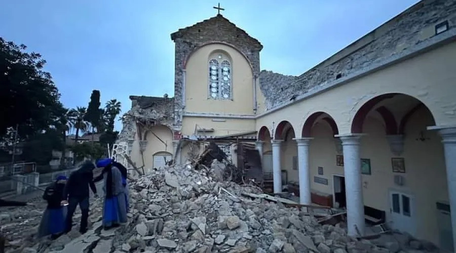 La catedral de la Diócesis de Anatolia, derrumbada por el terremoto. Crédito: Cáritas Española?w=200&h=150