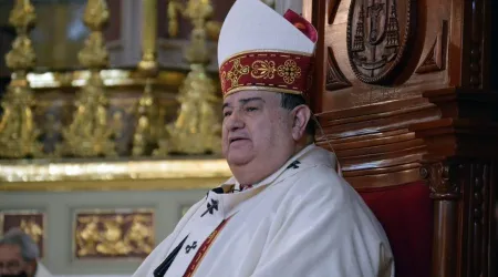 Arzobispo mexicano presenta mejoría ante COVID-19 y podrían retirarle ventilador