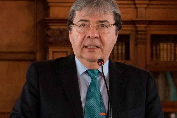 Obispos de Colombia lamentan muerte de ministro de Defensa por COVID-19