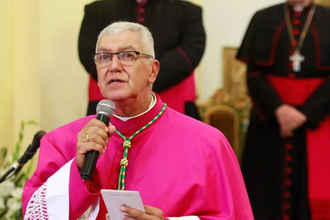 Arzobispo de Lima canta poema de César Vallejo [VIDEO]