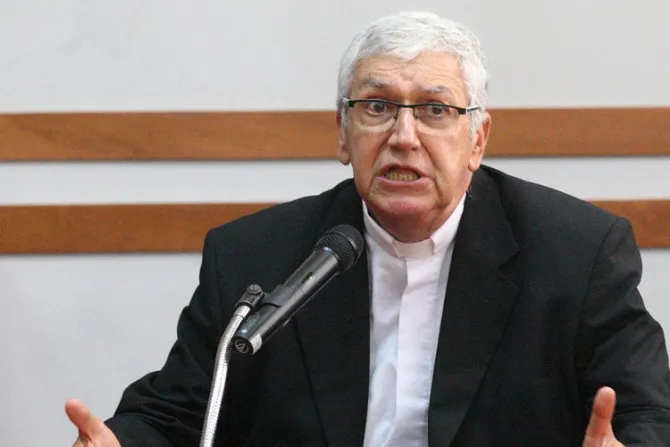 Arzobispo de Lima asegura que “nadie se convierte con el Sagrario”