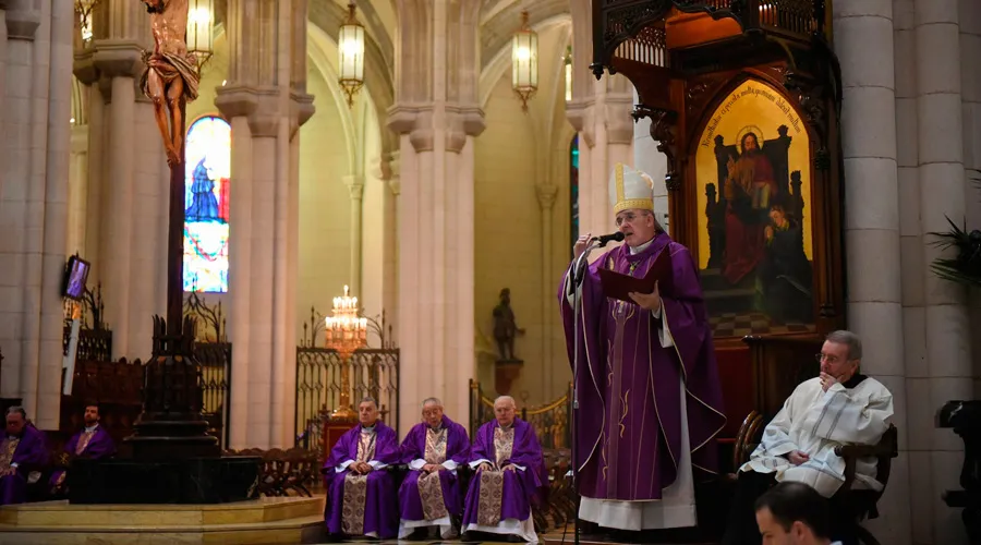 Mons. Carlos Osoro en la Misa por las víctimas del 11M en la Catedral de la Almudena de Madrid. Foto: Arzobispado de Madrid. ?w=200&h=150