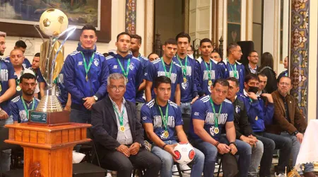 Campeón de fútbol de Costa Rica ofrece título a Nuestra Señora de los Ángeles