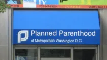 Cartel con el logo de Planned Parenthood - Foto: Flickr J. Brazito (CC-BY-NC-2.0)