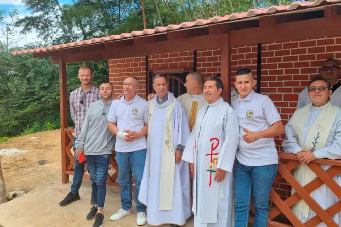 Iglesias en Bogotá y Bérgamo se unen para que adictos recuperen su dignidad como personas