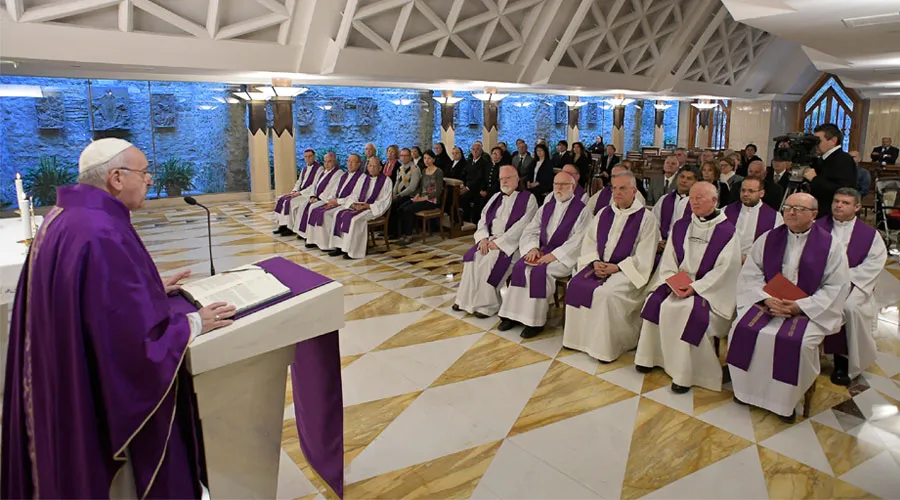 El Papa durante la Misa en Santa Marta. Foto: Vatican Media