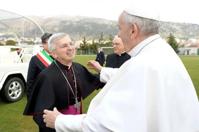 Papa Francisco da último adiós al Arzobispo “guardián” del Padre Pío