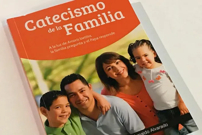 Lanzan el “Catecismo de la Familia” con mensajes de la Amoris laetitia