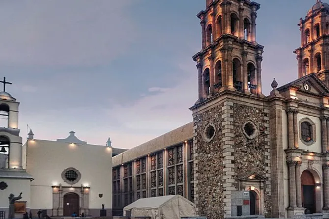 Obispos de México condenan violenta irrupción policial en Catedral
