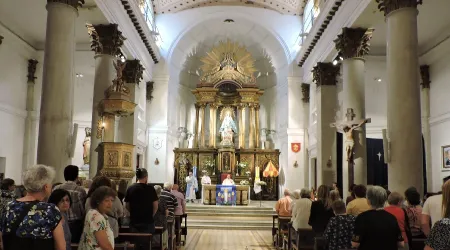 Antigua catedral en Argentina abre sus puertas para una visita nocturna